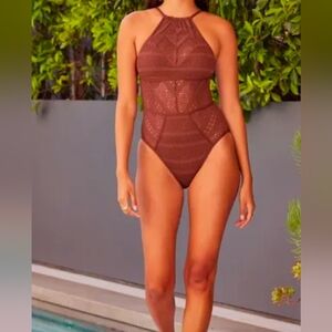 BECCA BY REBECCA VIRTUE COLORPLAY HIGH NECK ONE PIECE - COCONUT size Small